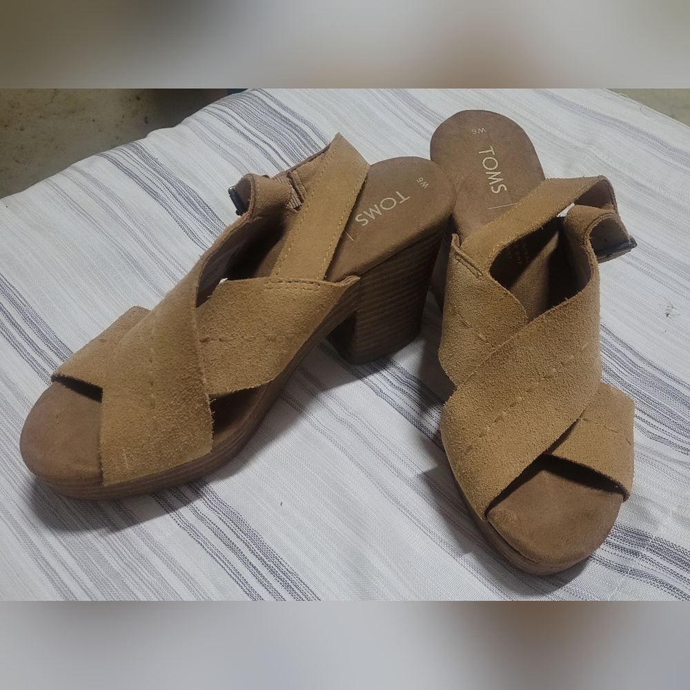 Toms Suede Heel